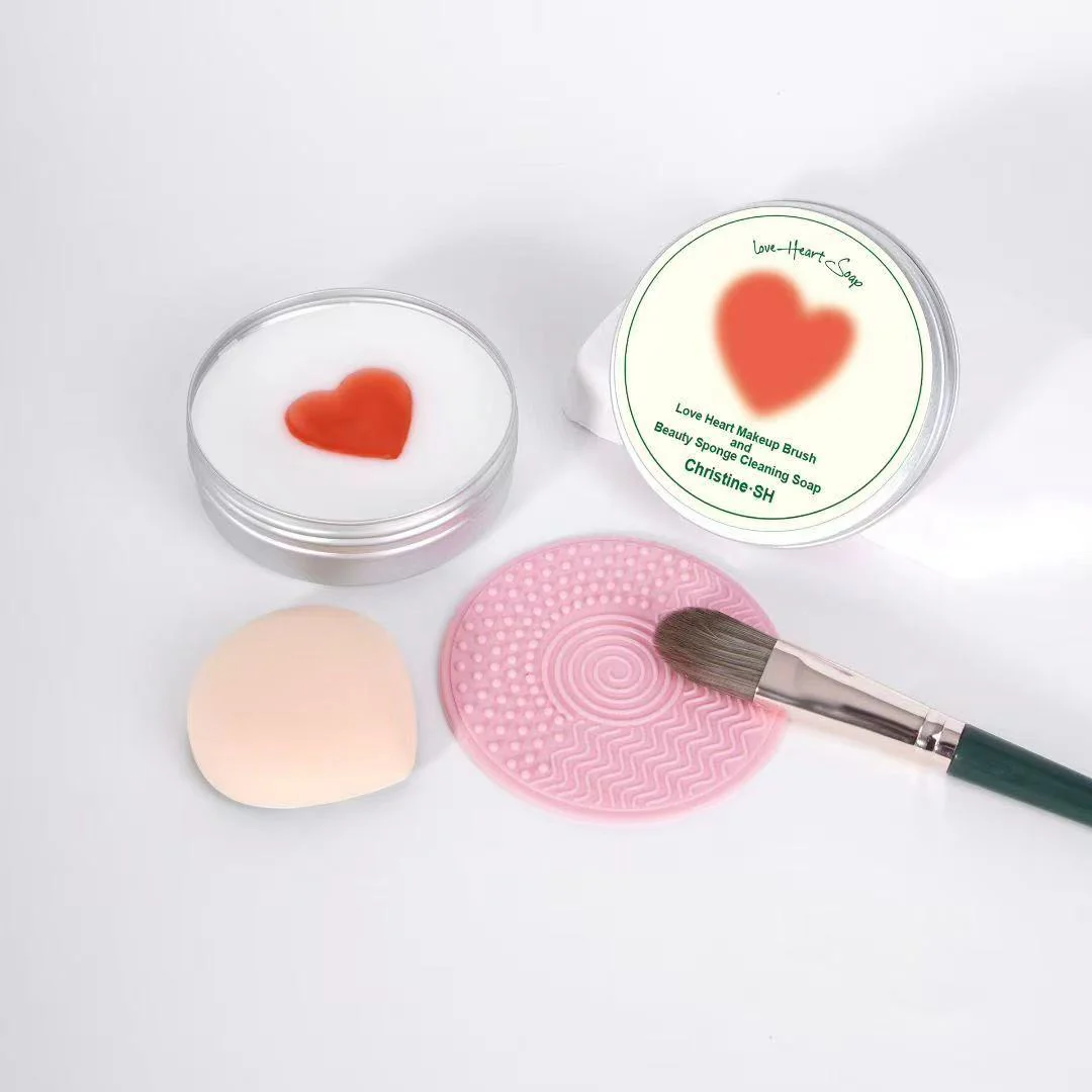Silicone Makeup Brush Cleaning Pad with Soap - Image 2